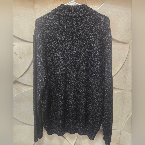 Chaps Men's 1/4 Zip Sweater. Size Large Gray/Black - Picture 3 of 4